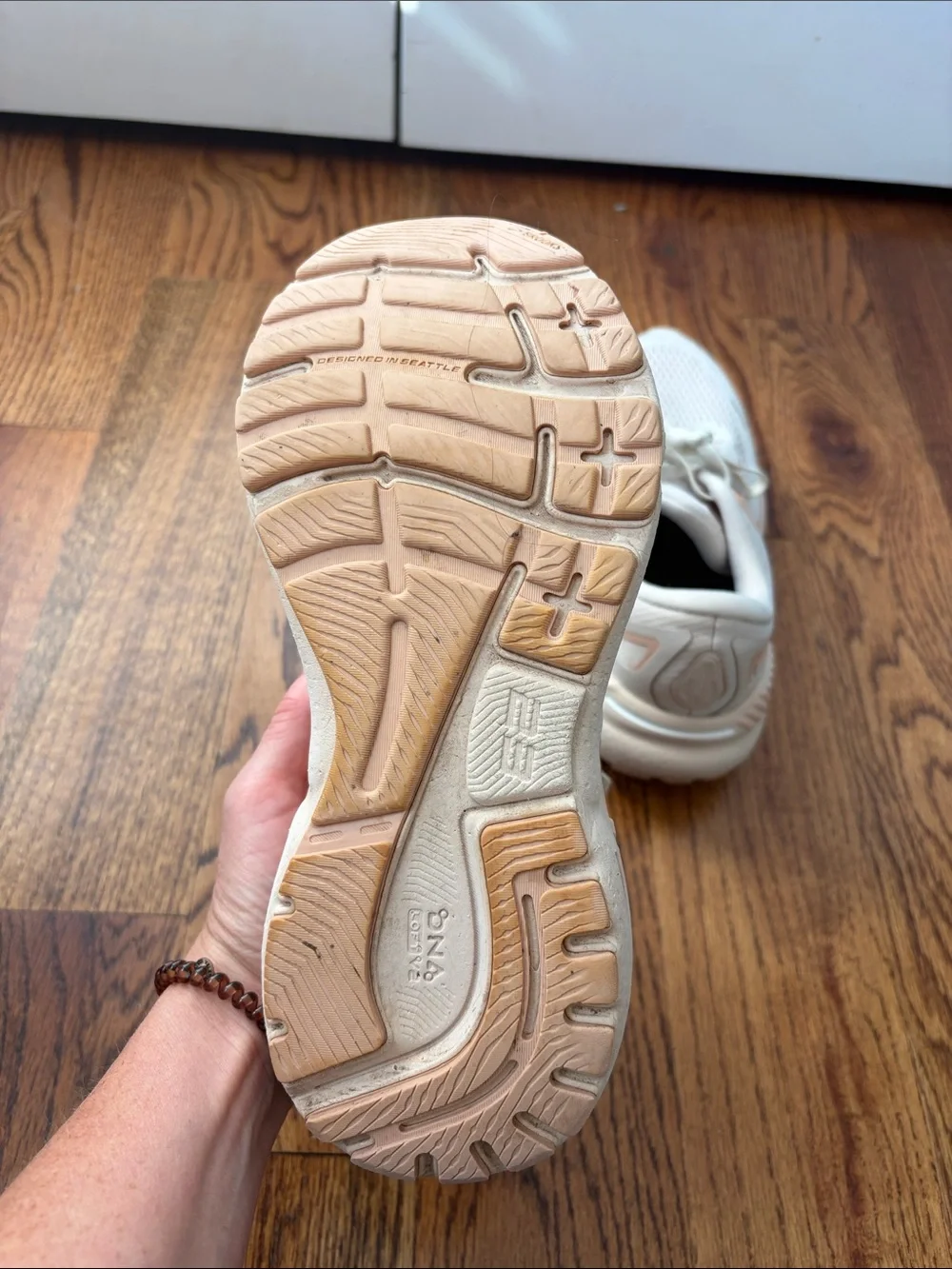 Brooks GTS 23 Women's Neutral-Run Sneakers in Pale Pink and Cream Size 8.5